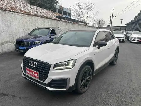 Audi Q2L 2020