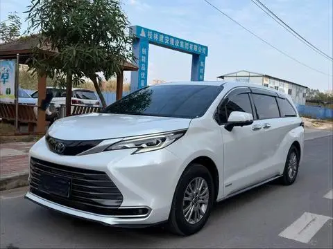 Toyota 赛那 2023