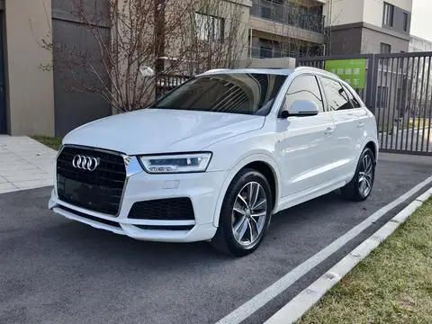 Audi Q3 2018 — фото 1