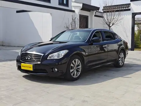 Infiniti Q70 2013