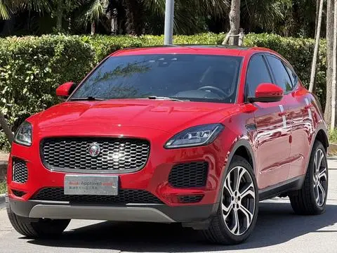 Jaguar E-PACE 2018 — фото 1
