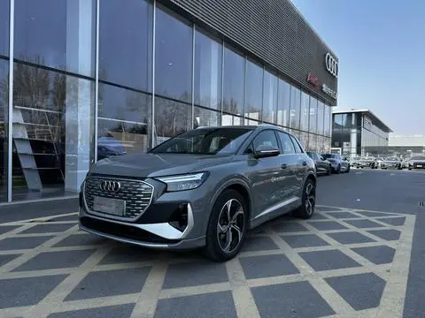 Audi Q4 e-tron 2024