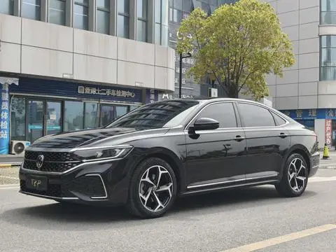 Volkswagen Passat 2024
