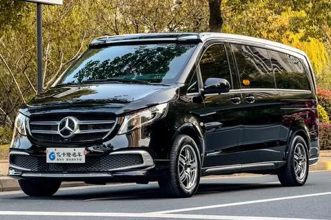 Mercedes-Benz 威霆 2023 — фото 1