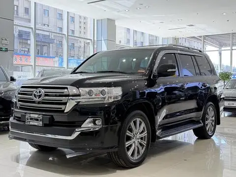 Toyota Land Cruiser 2020 — фото 1