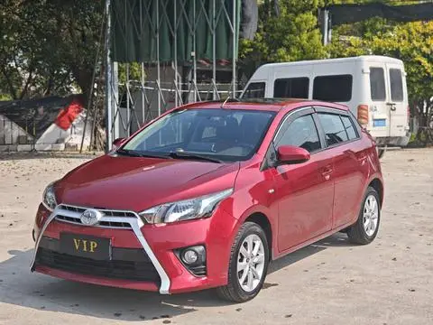 Toyota YARIS L 2015