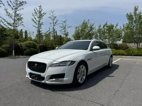 Jaguar XFL 2018