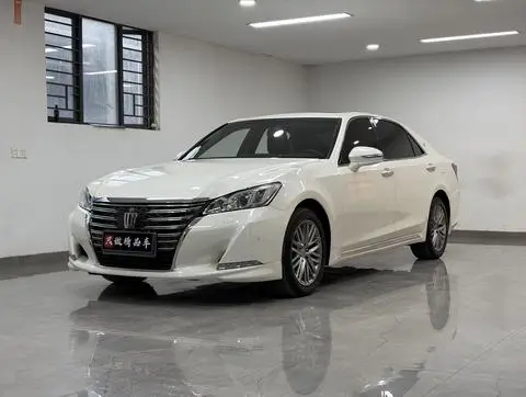 Toyota Crown 2017