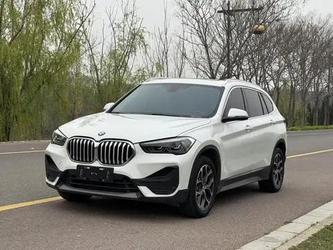 BMW X1 2022 — фото 1