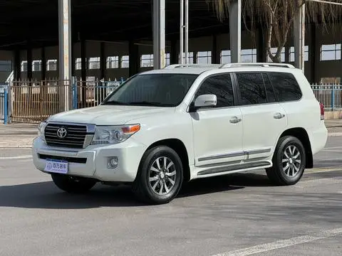 Toyota Land Cruiser 2015 — фото 1