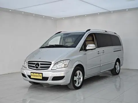 Mercedes-Benz 唯雅诺 2012