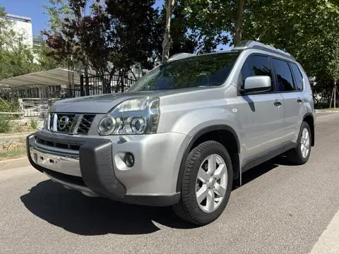 Nissan 奇骏 2010
