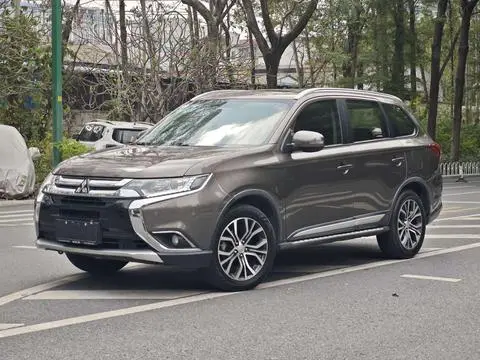 Mitsubishi 欧蓝德 2017