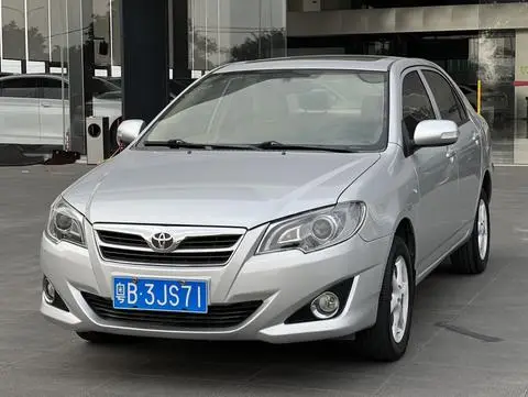 Toyota Corolla Altis 2013 — фото 1