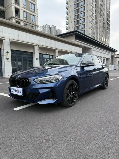 BMW 1 Series 2021 — фото 1