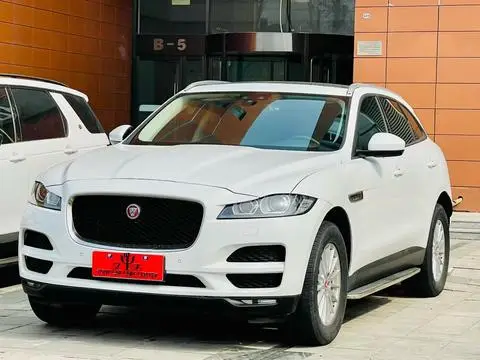 Jaguar F-PACE 2018 — фото 1