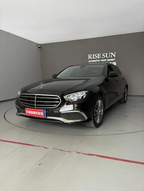 Mercedes-Benz E-Class 2022