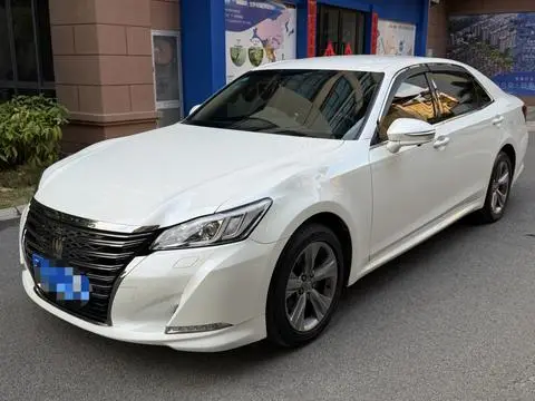 Toyota Crown 2018