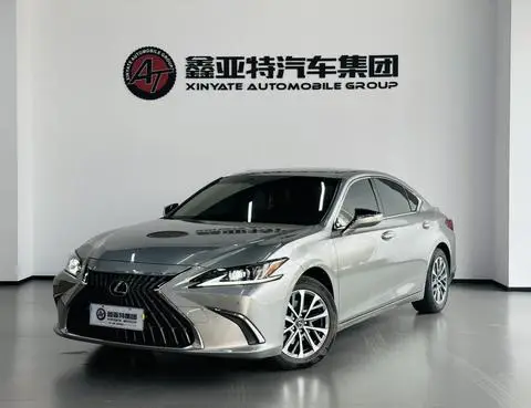 Lexus ES 2022