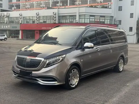 Mercedes-Benz 威霆 2018 — фото 1