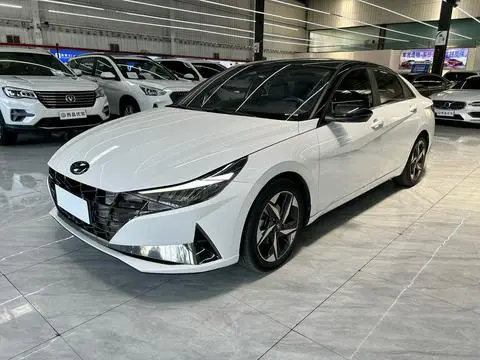 Hyundai Elantra 2022