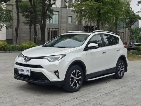 Toyota RAV4 2016 — фото 1