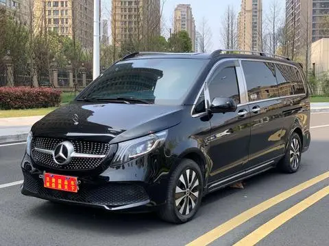 Mercedes-Benz 威霆 2023 — фото 1