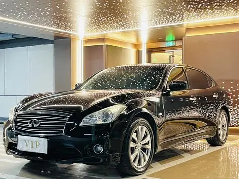 Infiniti M Series 2012