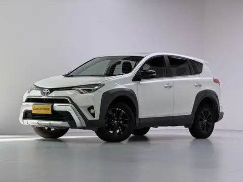 Toyota RAV4 2019 — фото 1