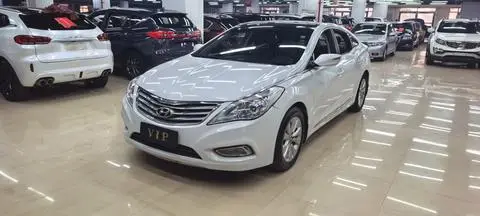Hyundai 雅尊 2011 — фото 1