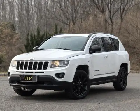 Jeep 指南者 2013 — фото 1