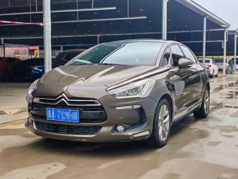 DS 5 2014