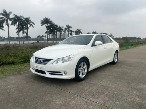 Toyota Reiz 2010