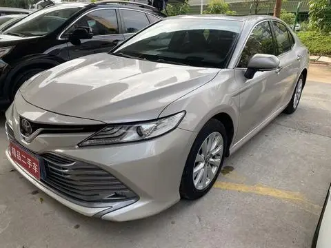 Toyota Camry 2018 — фото 1