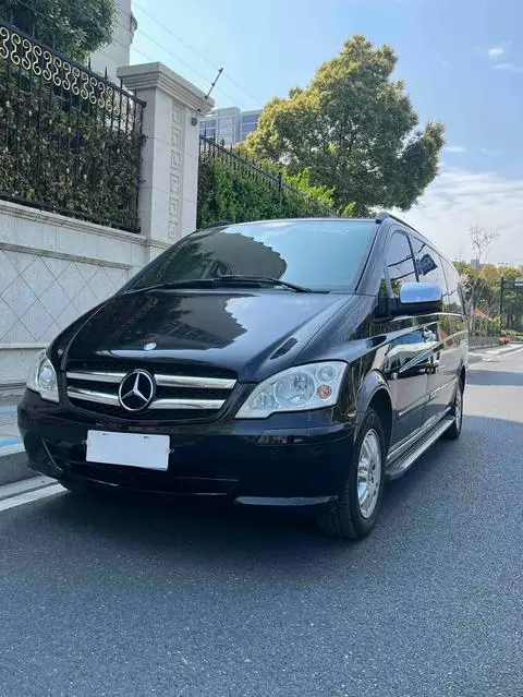 Mercedes-Benz 威霆 2013
