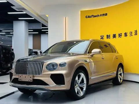 Bentley 添越 2023 — фото 1