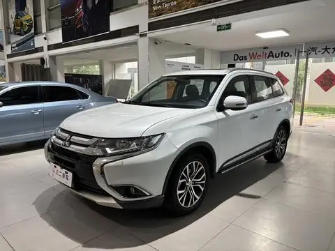 Mitsubishi 欧蓝德 2016