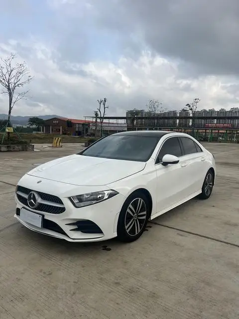 Mercedes-Benz A-Class 2019 — фото 1