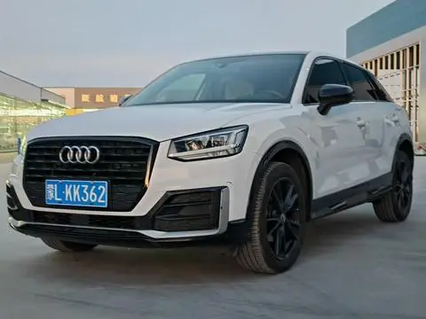 Audi Q2L 2018 — фото 1