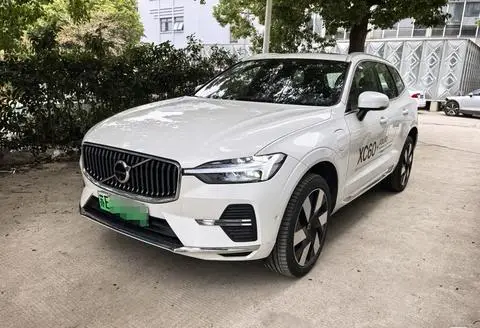 Volvo XC60 PHEV 2025