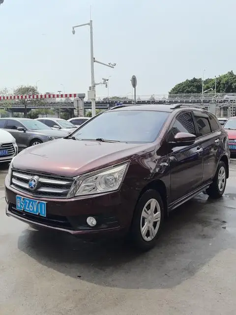 Venucia T70 2015