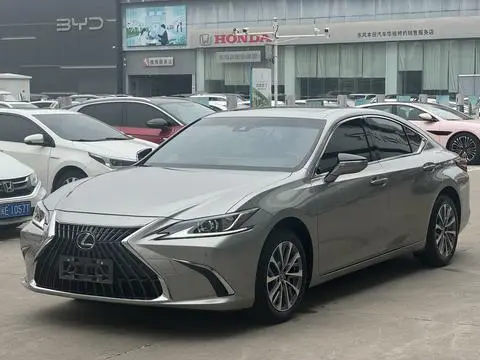 Lexus ES 2022