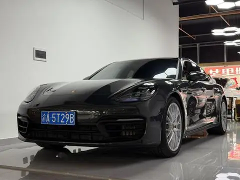 Porsche Panamera 2022