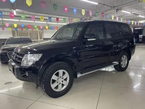 Mitsubishi 帕杰罗 2011