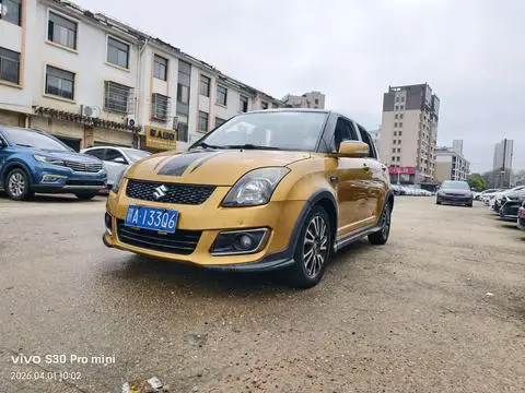 Suzuki 雨燕 2015