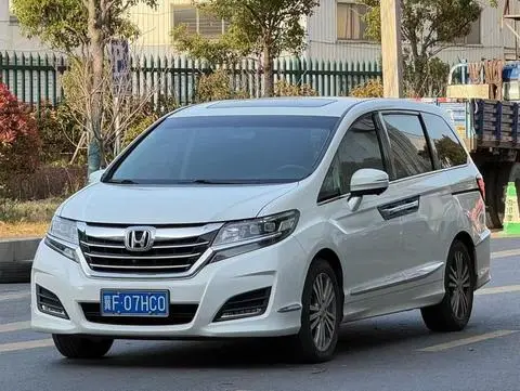 Honda 艾力绅 2016