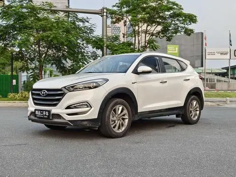 Hyundai 途胜 2015 — фото 1