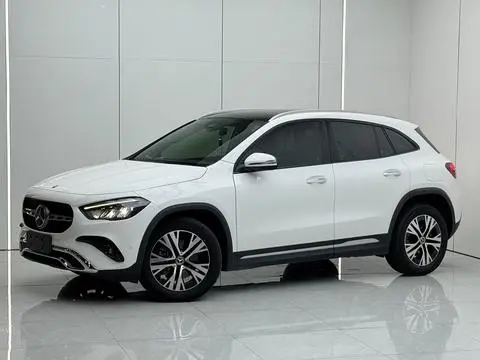 Mercedes-Benz GLA 2024