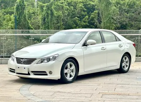 Toyota Reiz 2010