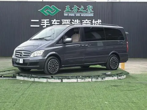 Mercedes-Benz 唯雅诺 2013